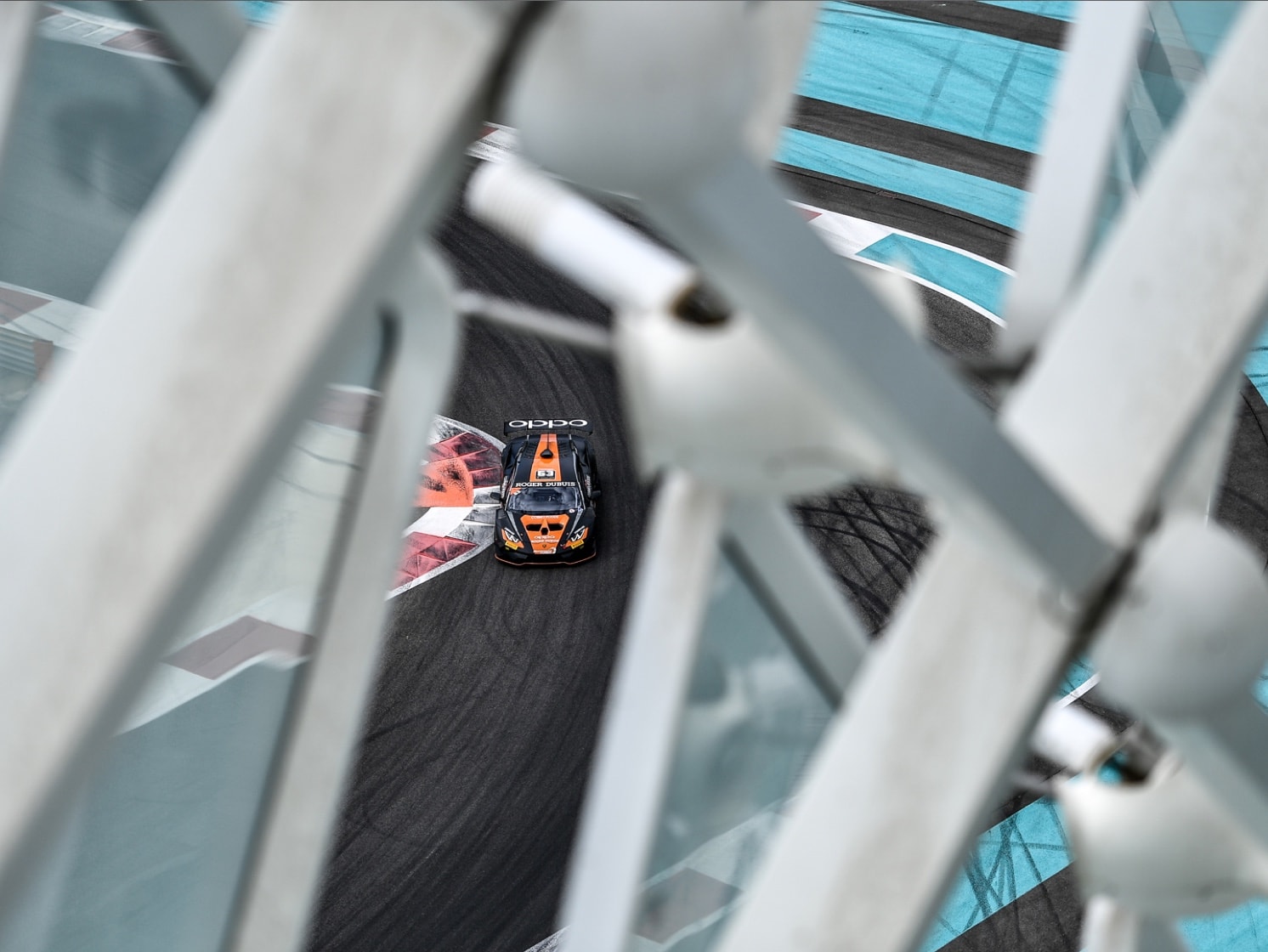 Lamborghini Super Trofeo Middle East celebrate super speeds with OPPO