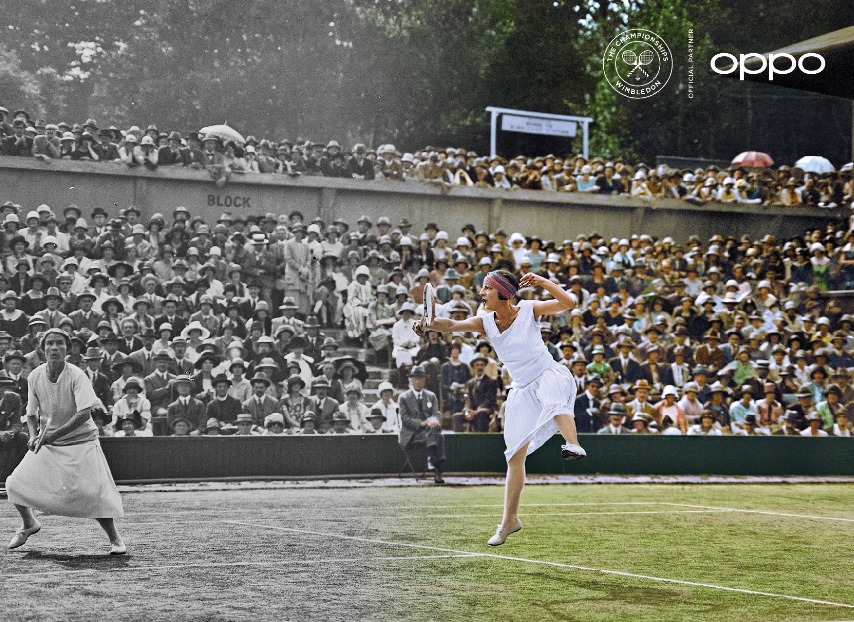 Suzanne Lenglen, pionnière de la mode, avec Elizabeth Ryan. Cette image est l'une des premières fois où des athlètes féminines ont été représentées de manière athlétique.