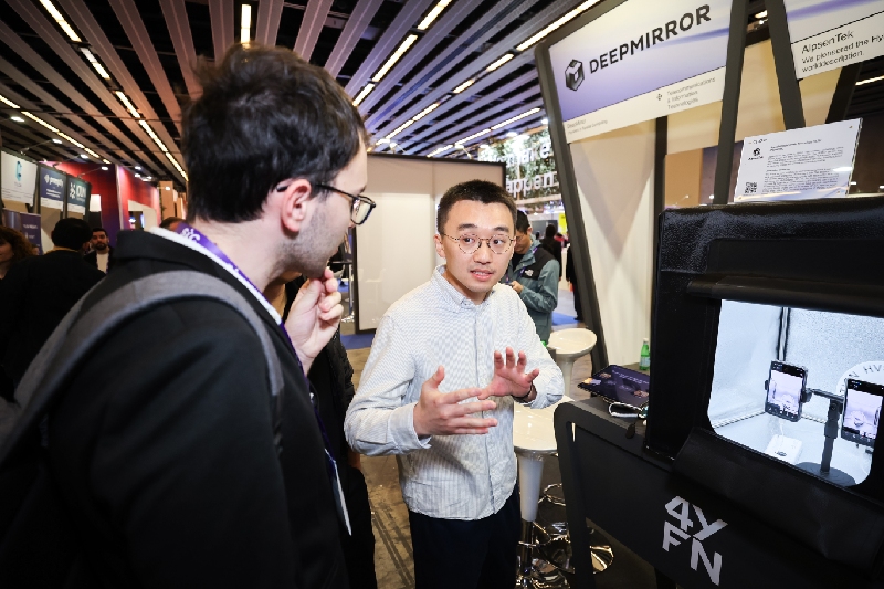 OPPO unveils new OPPO Air Glass 3 at MWC 2024, showcasing innovative initiates in the era of AI