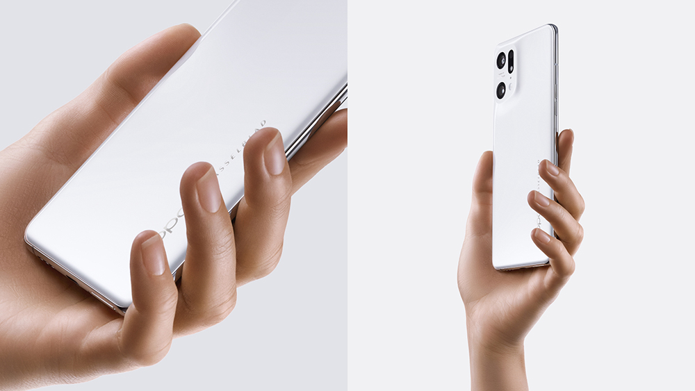 OPPO Find X5 Pro remains incredibly comfortable and natural in the hands.