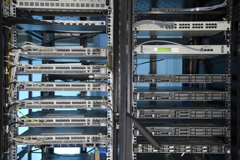 How Does OPPO Use AI and Robotics to Empower Product Innovation?