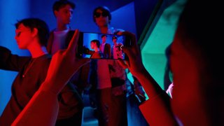 កម្មវិធីសម្ពោធ OPPO Reno6 Z 5G