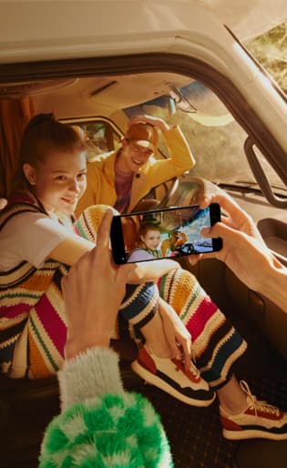 DSLR-quality portraits