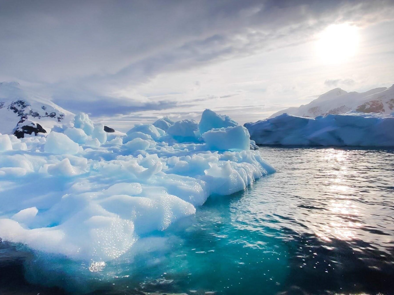 À la découverte de l’Antarctique : le nouveau smartphone Find X2 Pro d’OPPO repousse les limites du possible