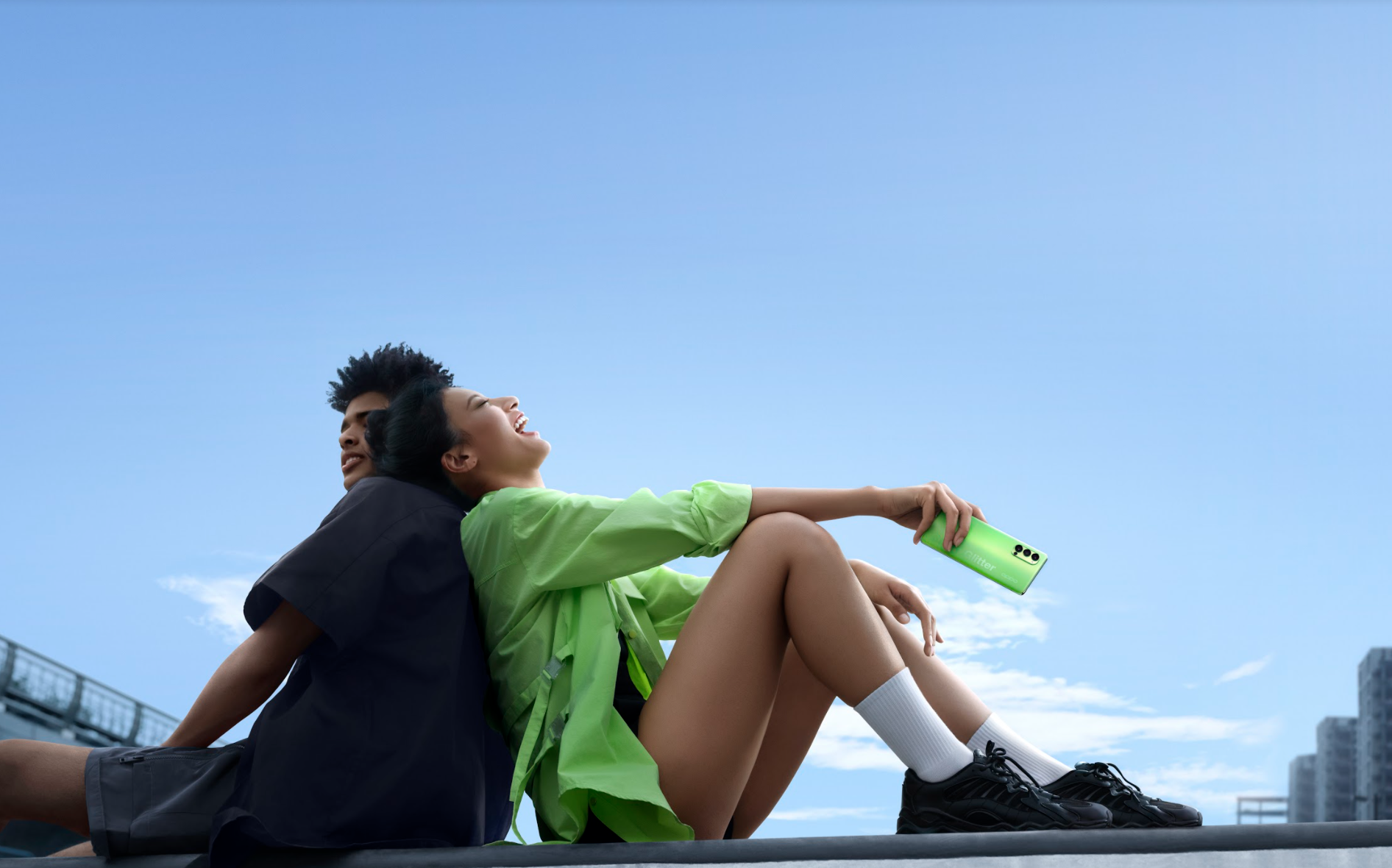 OPPO révèle son édition limitée Pantone : OPPO Reno4 Pro Green Glitter disponible dès aujourd’hui chez Fnac et
  Darty.