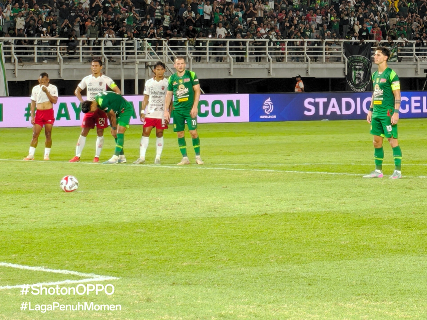 (OPPO selalu hadir di #LagaPenuhMomen BRI Super League)