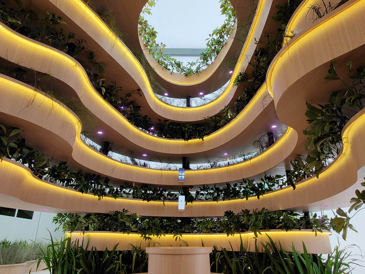 OPPO Buka Galeri Futuristik Pertama di Indonesia | OPPO Indonesia