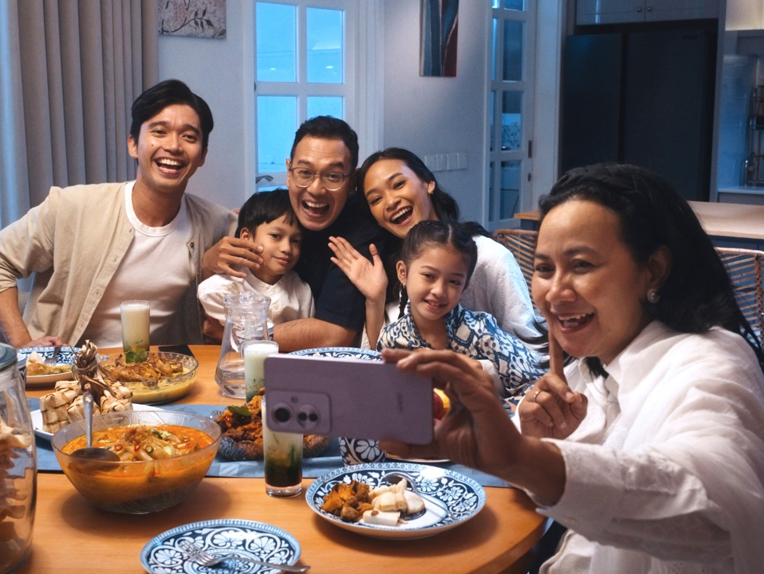 OPPO Jadikan Momen Lebaran #LebihDekatLebihBermakna!