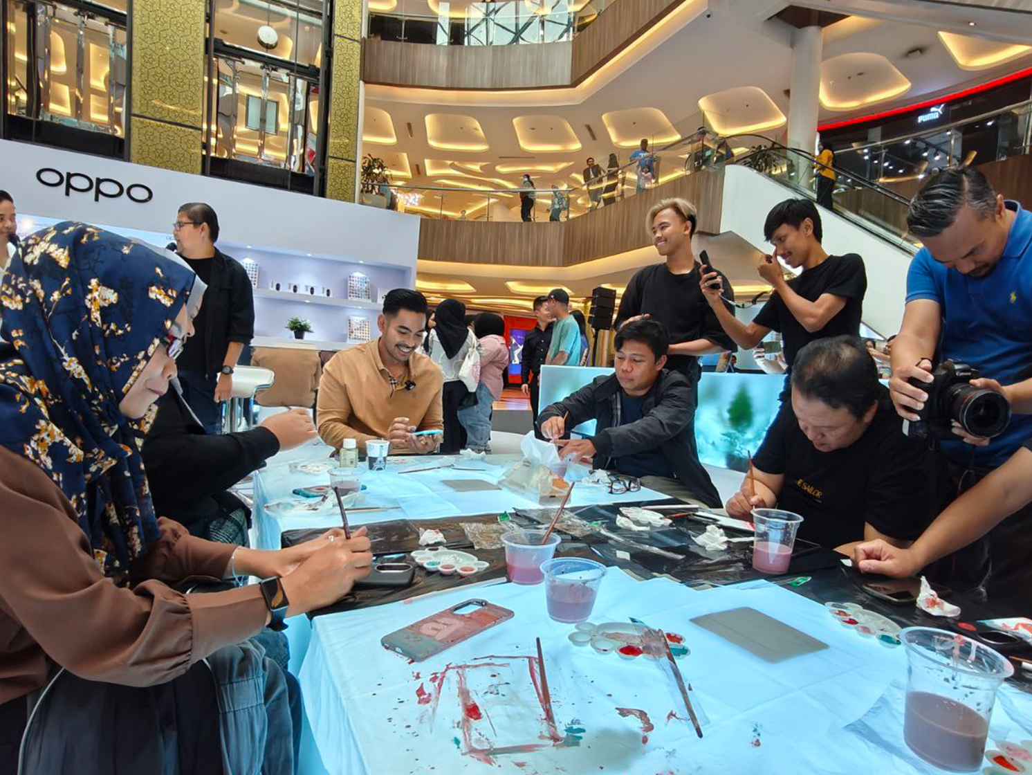 OPPO Pop Up Store Dukung Insan Kreatif Kota Bandung