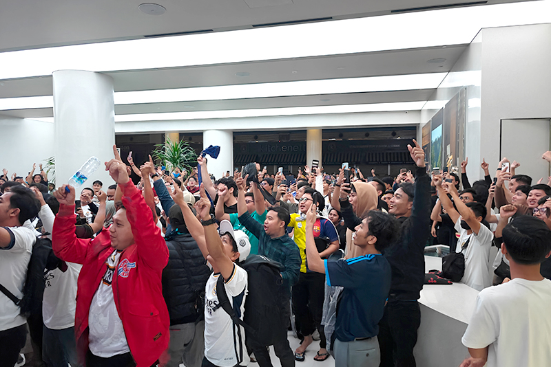 OPPO Ubah Toko Retail Jadi Community Hub untuk Nobar Liga Champion