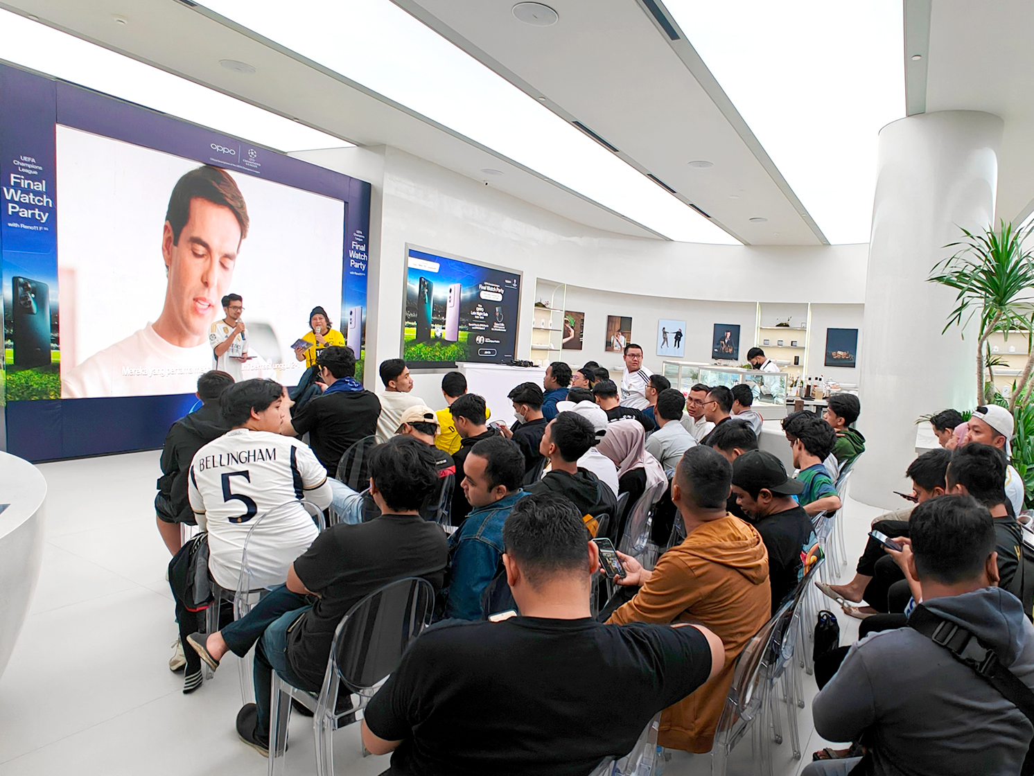 OPPO Ubah Toko Retail Jadi Community Hub untuk Nobar Liga Champion