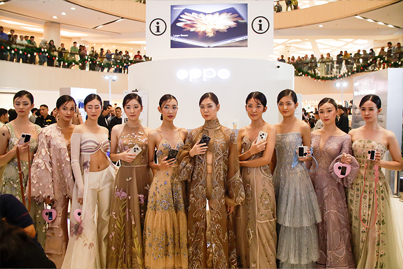 Pop Up Store Tunjungan Plaza Dimeriahkan oleh Nicholas Saputra