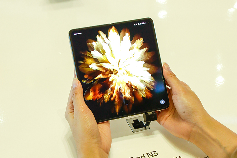 Pop Up Store Tunjungan Plaza Dimeriahkan oleh Nicholas Saputra