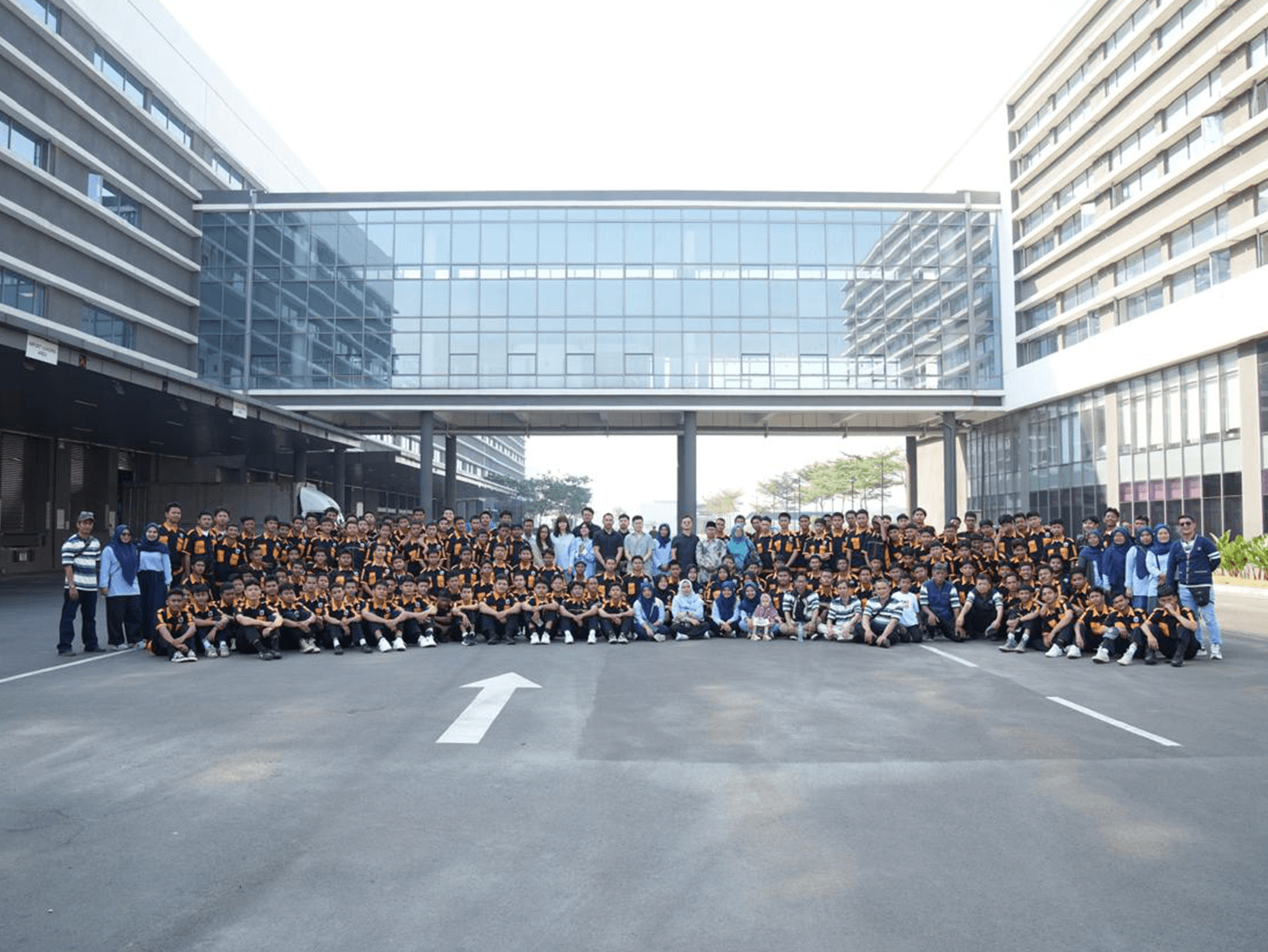 SMKN 4 Tangerang Mengenal Produksi Smartphone di Pabrik OPPO