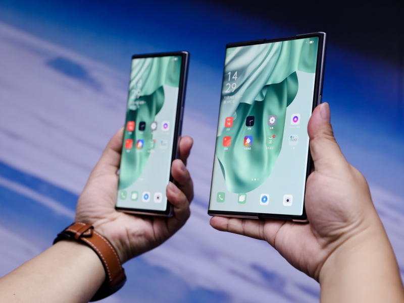 אופו מציגה מדגם עבודה של מוצר הקונספט שלה - מסך גלילה ו AR Glass