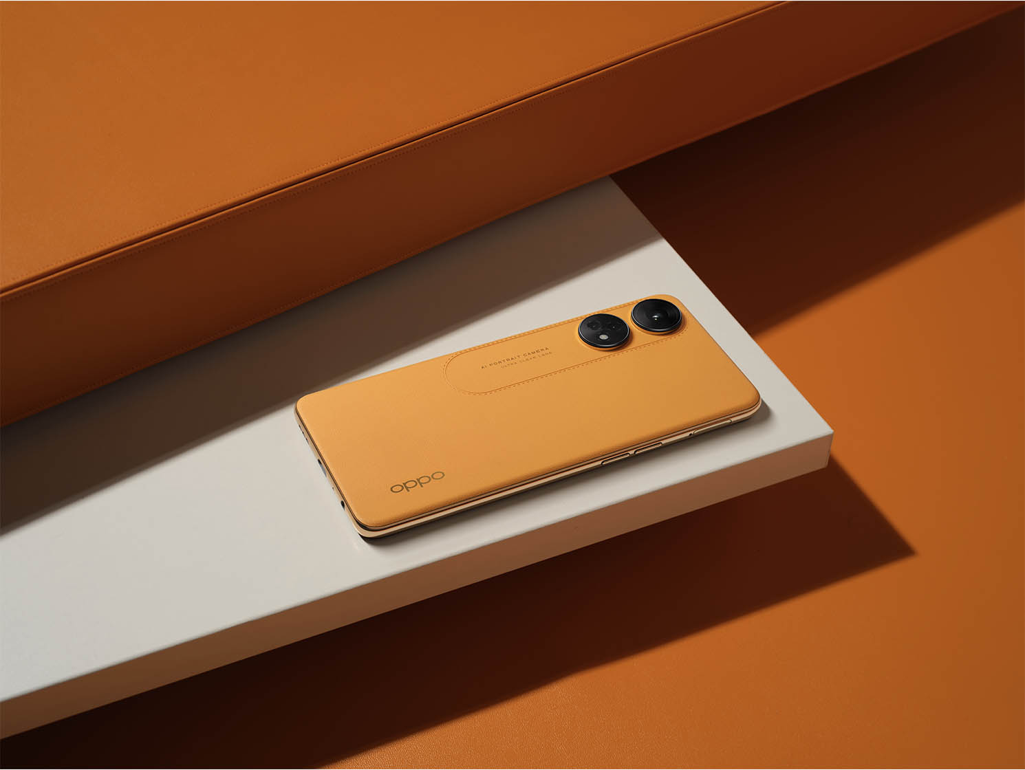 Una fotocamera posteriore da 100MP e un design alla moda in fibra di pelle e vetroresina, per un&rsquo;esperienza d&rsquo;uso senza precedenti