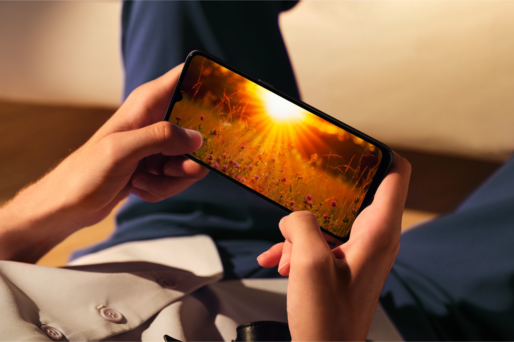 OPPO国内初のeSIM対応の
        SIMフリースマートフォン「OPPO A73」を発表