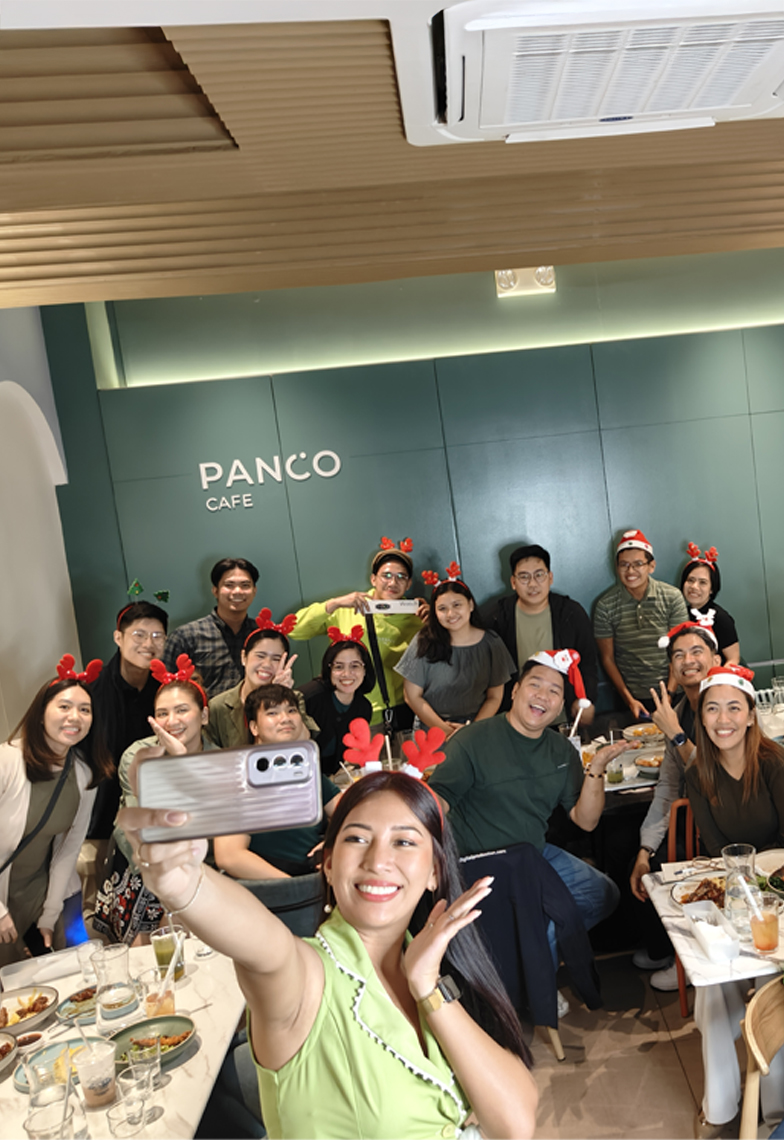 Selfie from loyal OPPO users