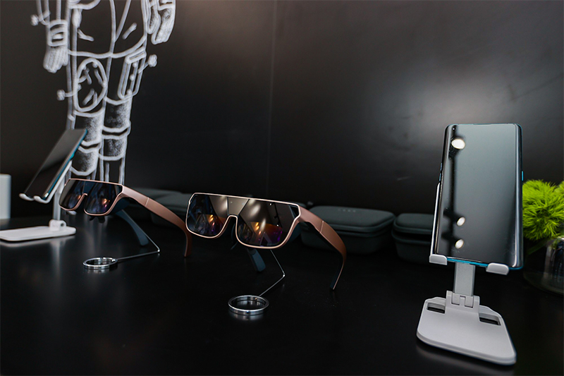 OPPO prezentuje serię urządzeń MagVOOC i technologie łączności samochodowej