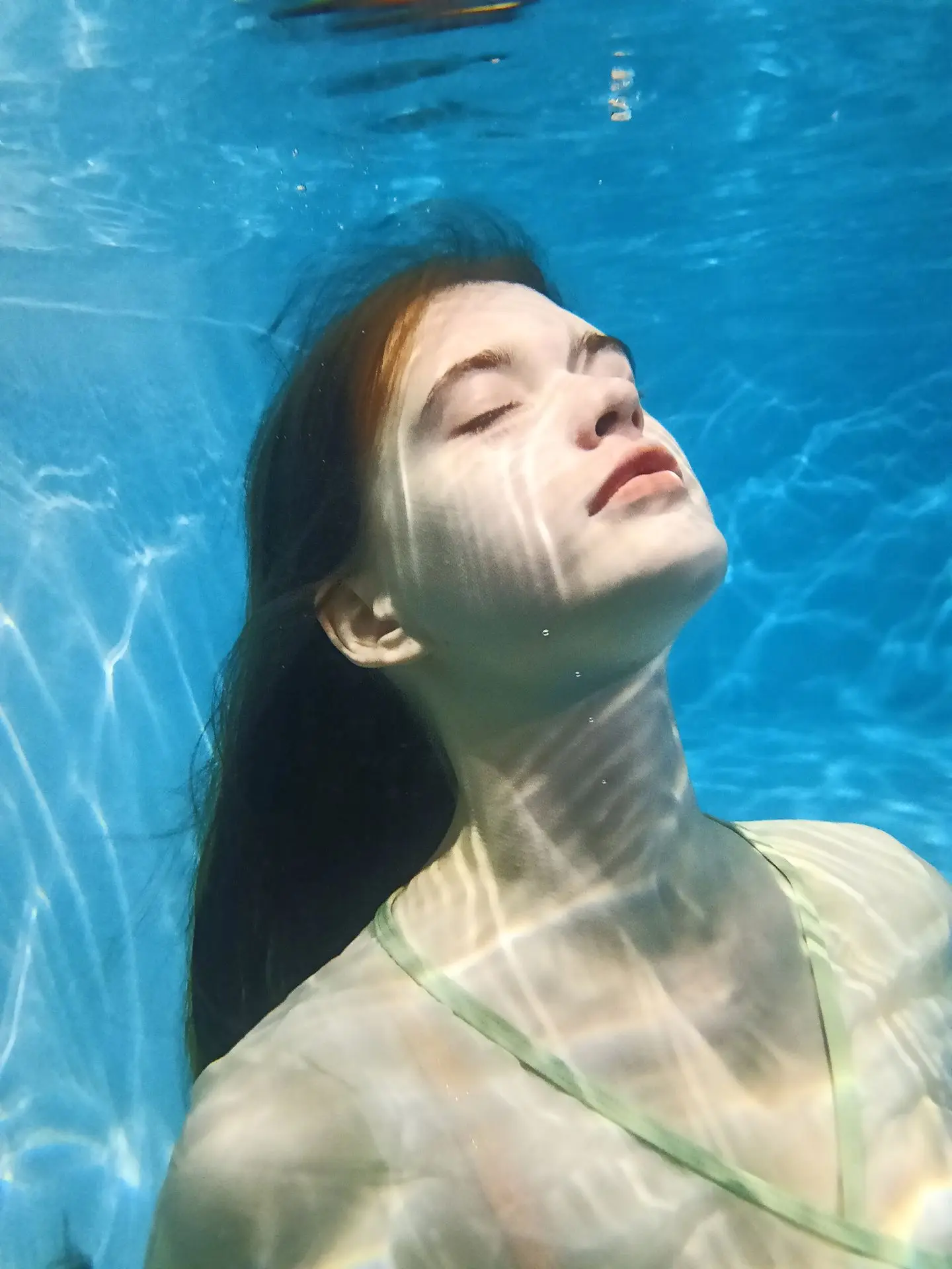 OPPO A6 Pro 5G Underwater Photography 1