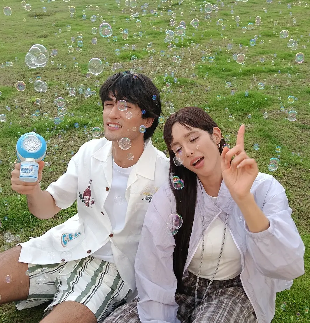 OPPO A6 Pro 5G AI Perfect Shot