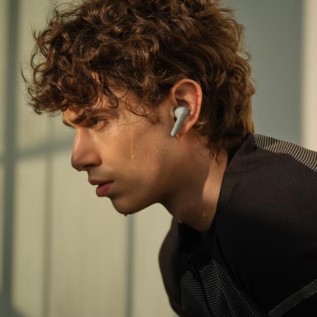 ما يصل إلى 28 ساعة من وقت الاستماع