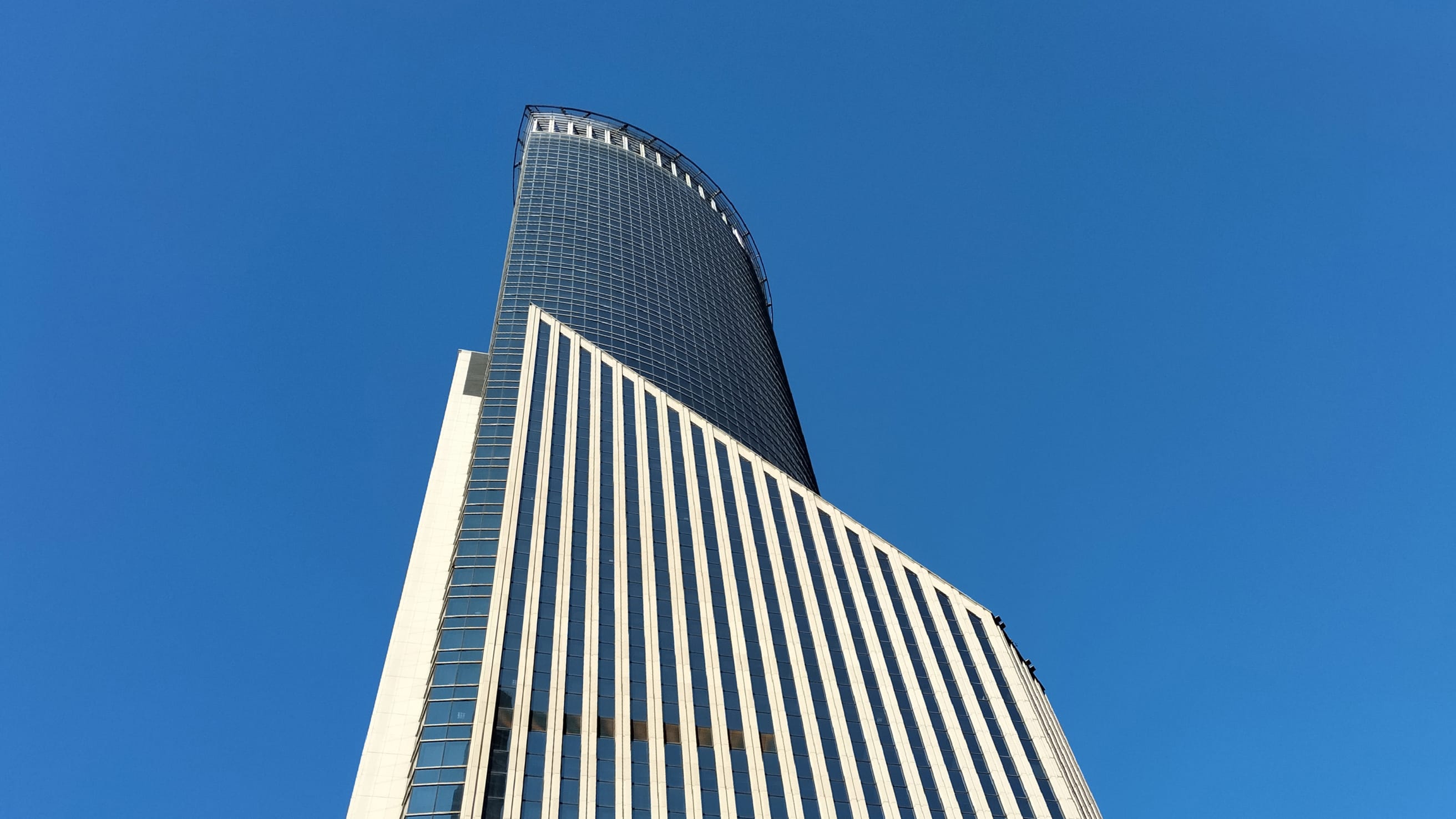 48 Мп основной объектив