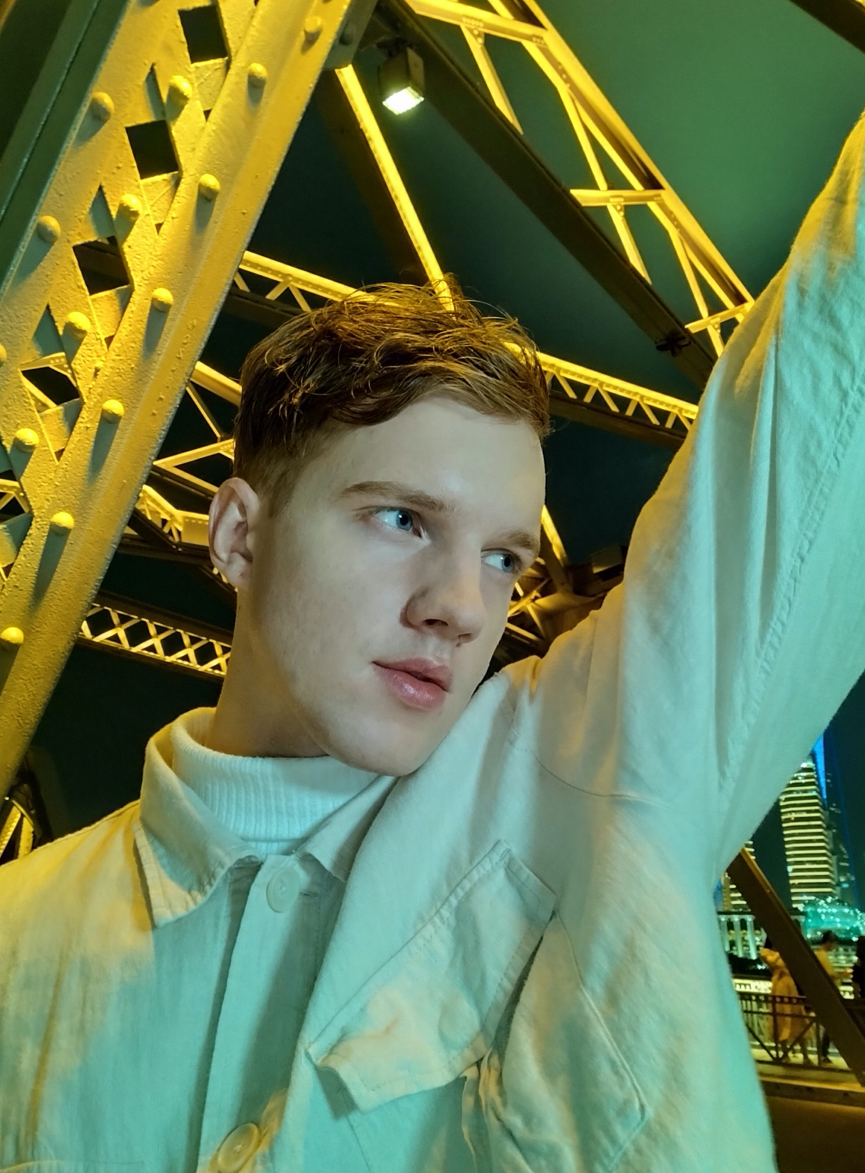 OPPO A73 low light can still allow for stunning selfies