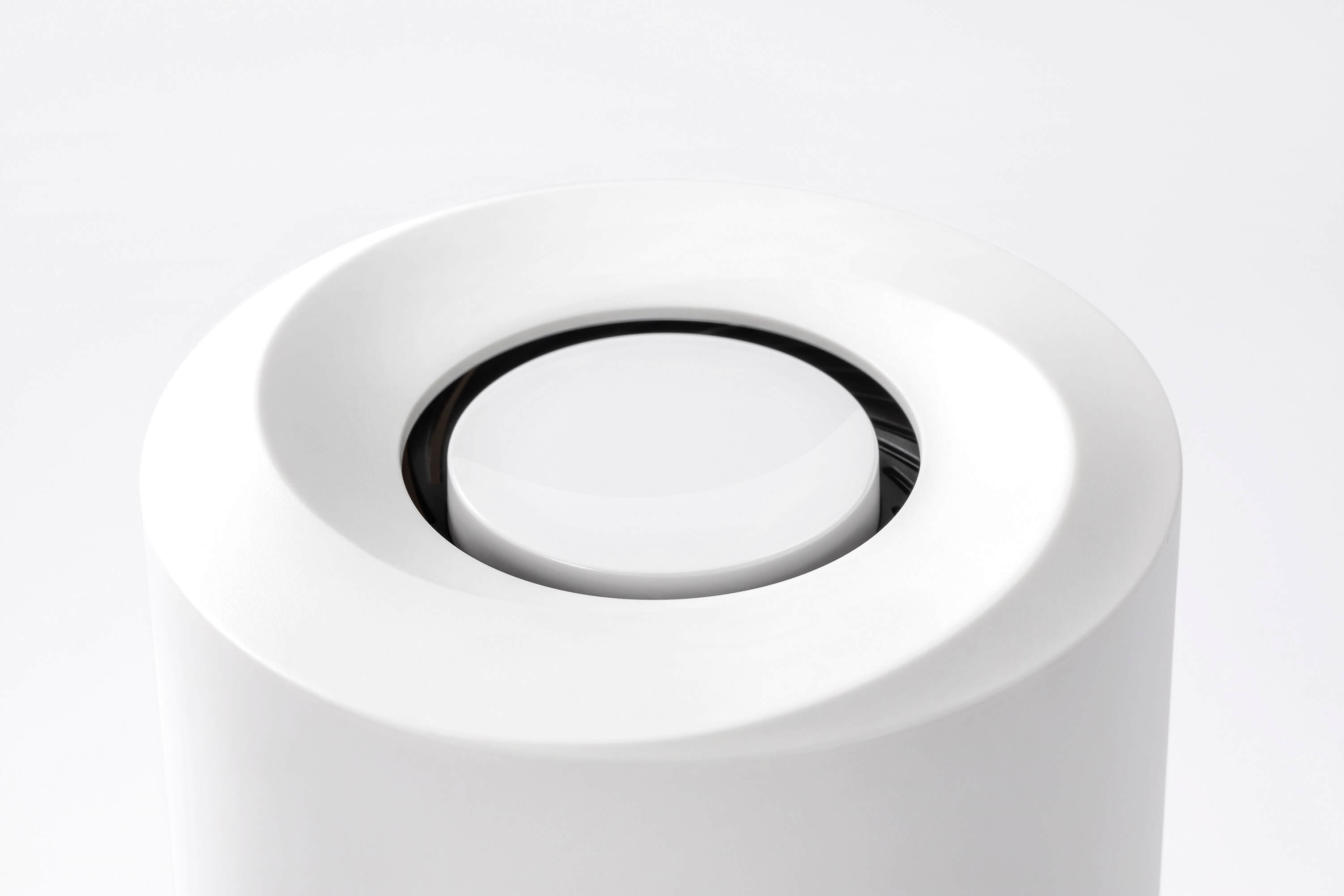 OPPO攜全新超級閃充技術和5G設備亮相MWC 2022