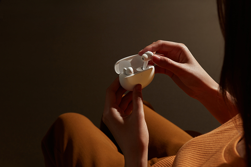 OPPO Enco Free2 вже в Україні.Вимкни шум. Увімкни світ