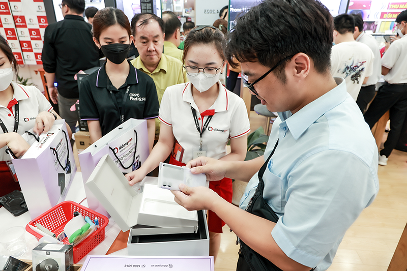 OPPO Find N2 Flip ch&iacute;nh thức mở b&aacute;n tại thị trường Việt Nam