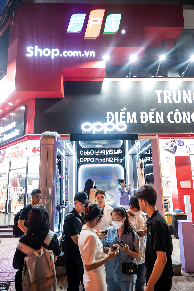OPPO tổ chức sự kiện trải nghiệm sớm OPPO Find N2 Flip tại khắp các chuỗi cửa hàng bán lẻ
