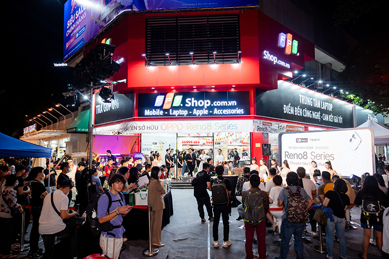 GIỮ VỮNG VỊ THẾ ĐI ĐẦU TRONG PHÂN KHÚC CẬN CAO CẤP