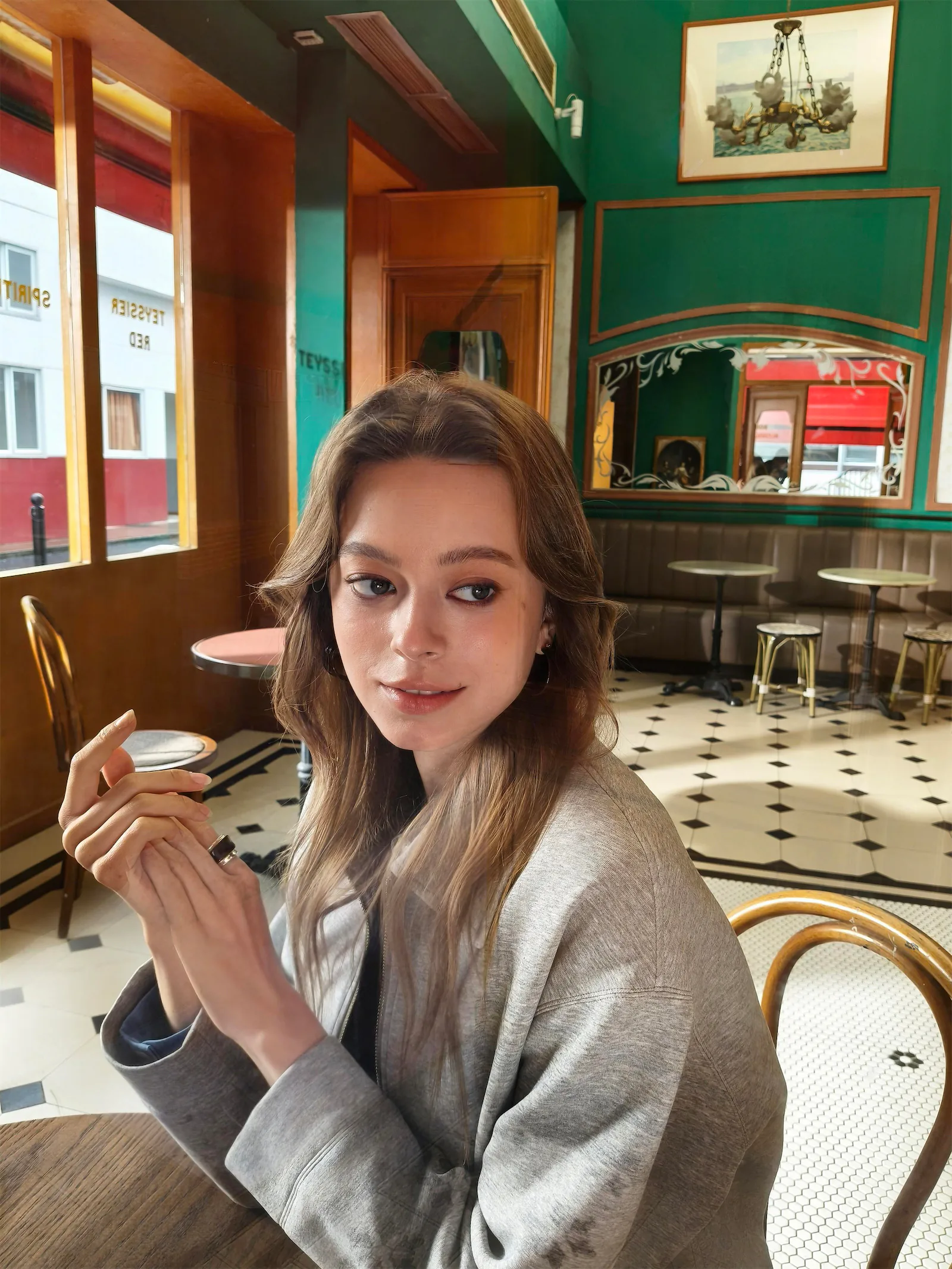 AI Reflection Remover on