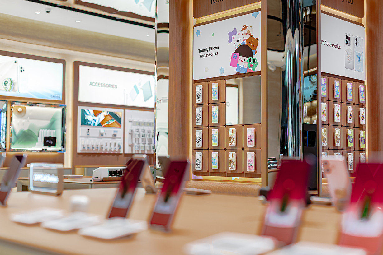 OPPO Brand Store The Garden Inside 12