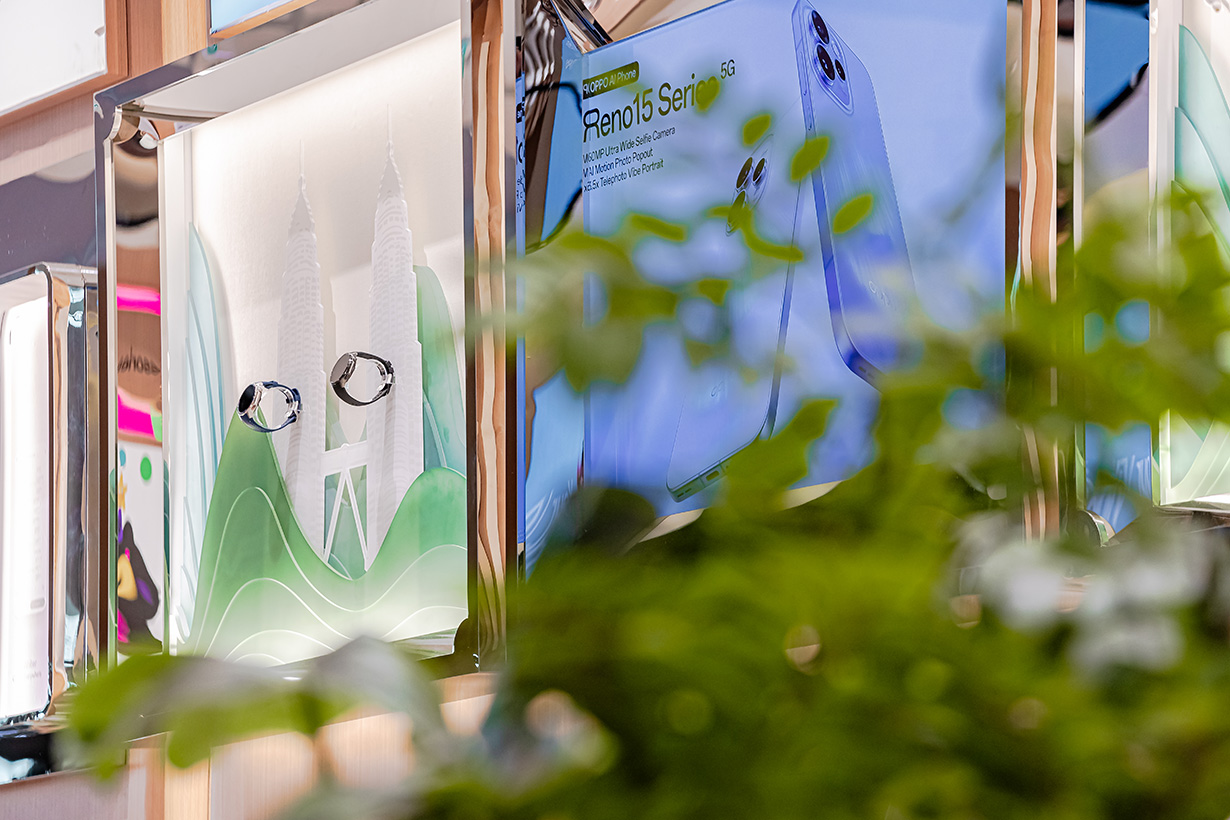 OPPO Brand Store The Garden Inside 13