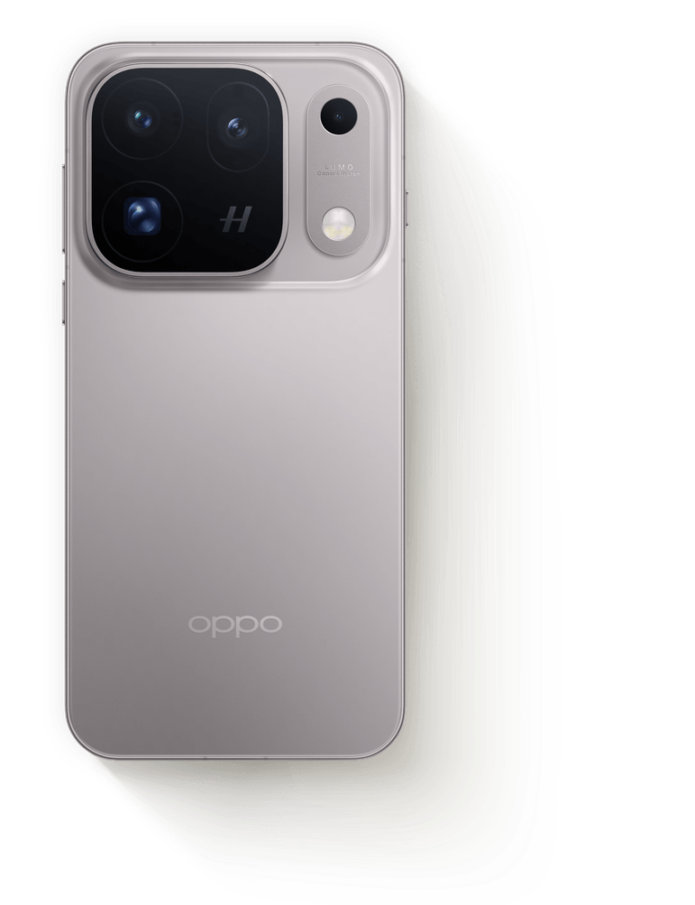 Close-up of OPPO Find X10 Pro Max's multi-lens camera module