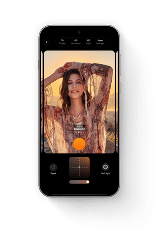 Camera interface showing LUMO Color Palette selectable for capturing photos