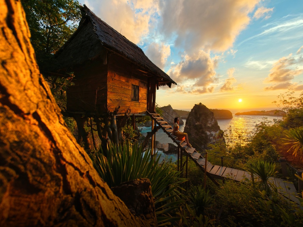 A clear coastal sunset landscape, demonstrating cleaner night scenes photography of the Find X10 Pro Max