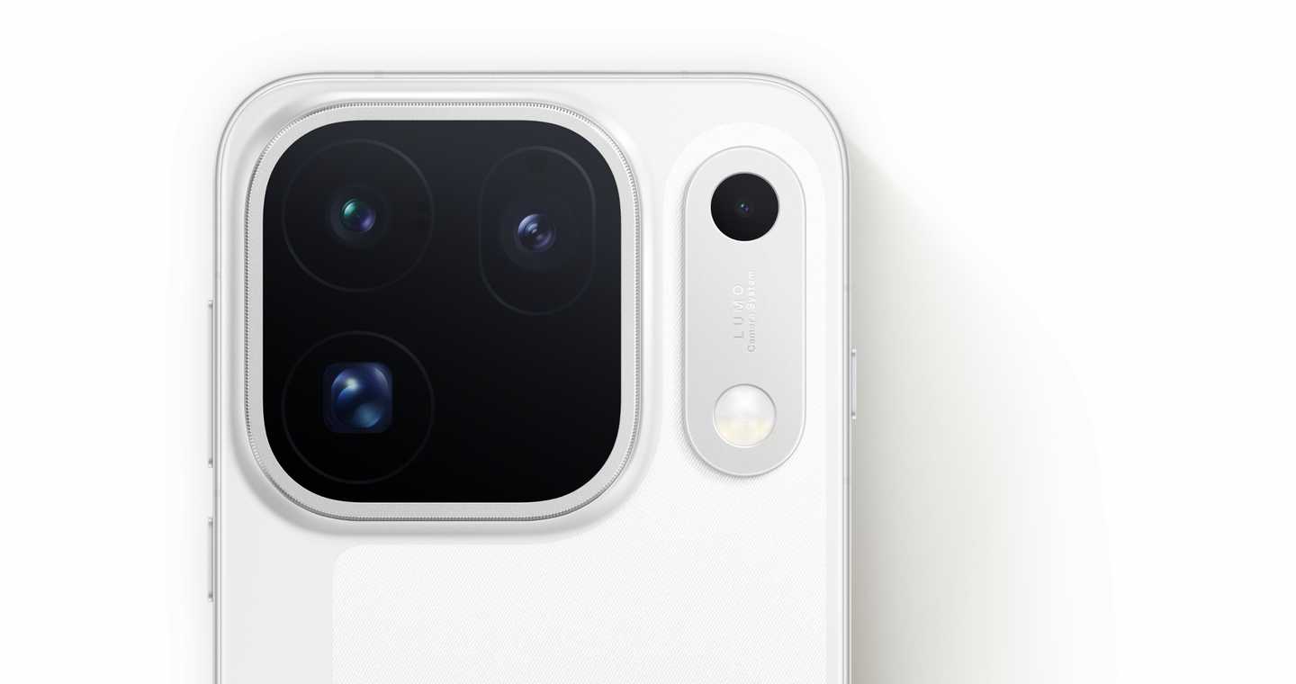 Rear triple-camera module and sensor layout of OPPO Find X10 Pro Max