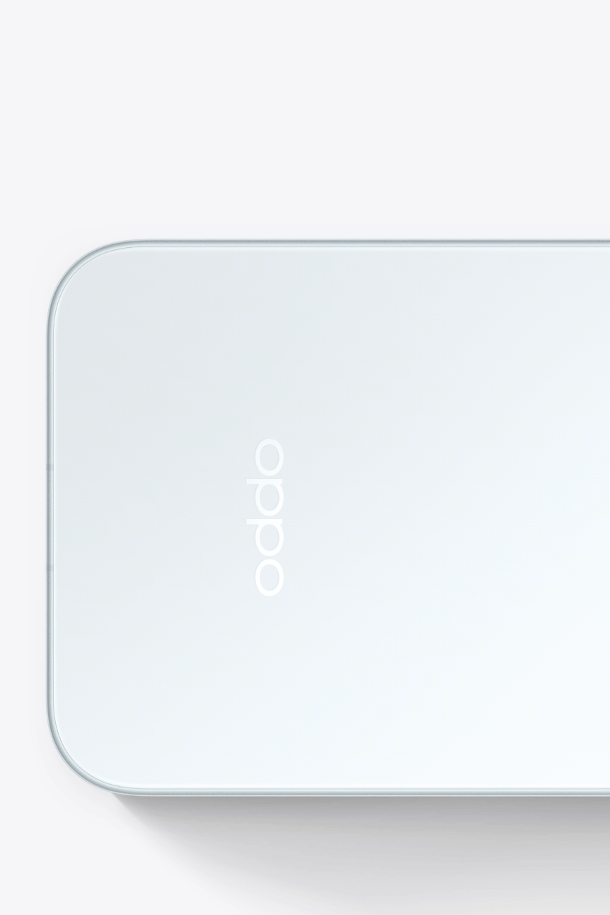 لقطة تفصيلية لزاوية هاتف OPPO Find X10 بلون Glacier Blue تُبرز لمسة Velvet Glass النهائية
